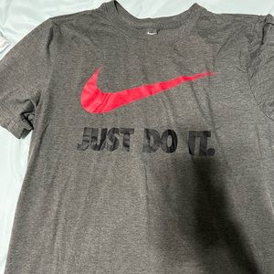 Men’s Nike tshirt